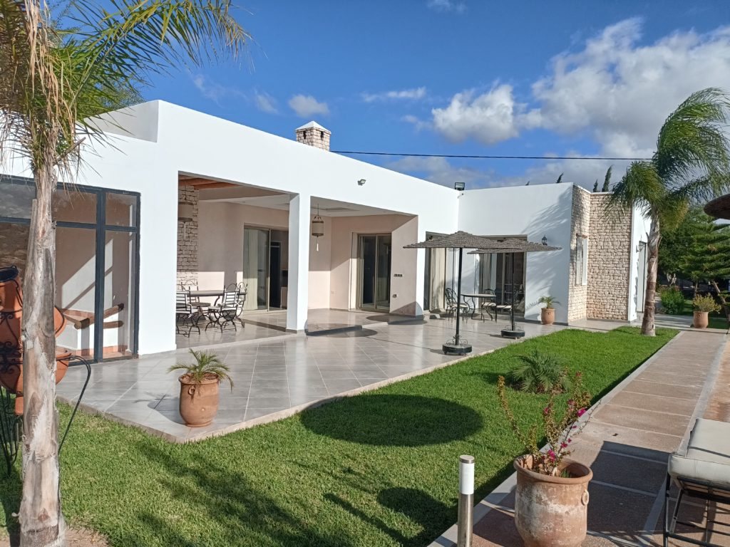 Location villa avec piscine 4 chambres. - Karimo Immobilier